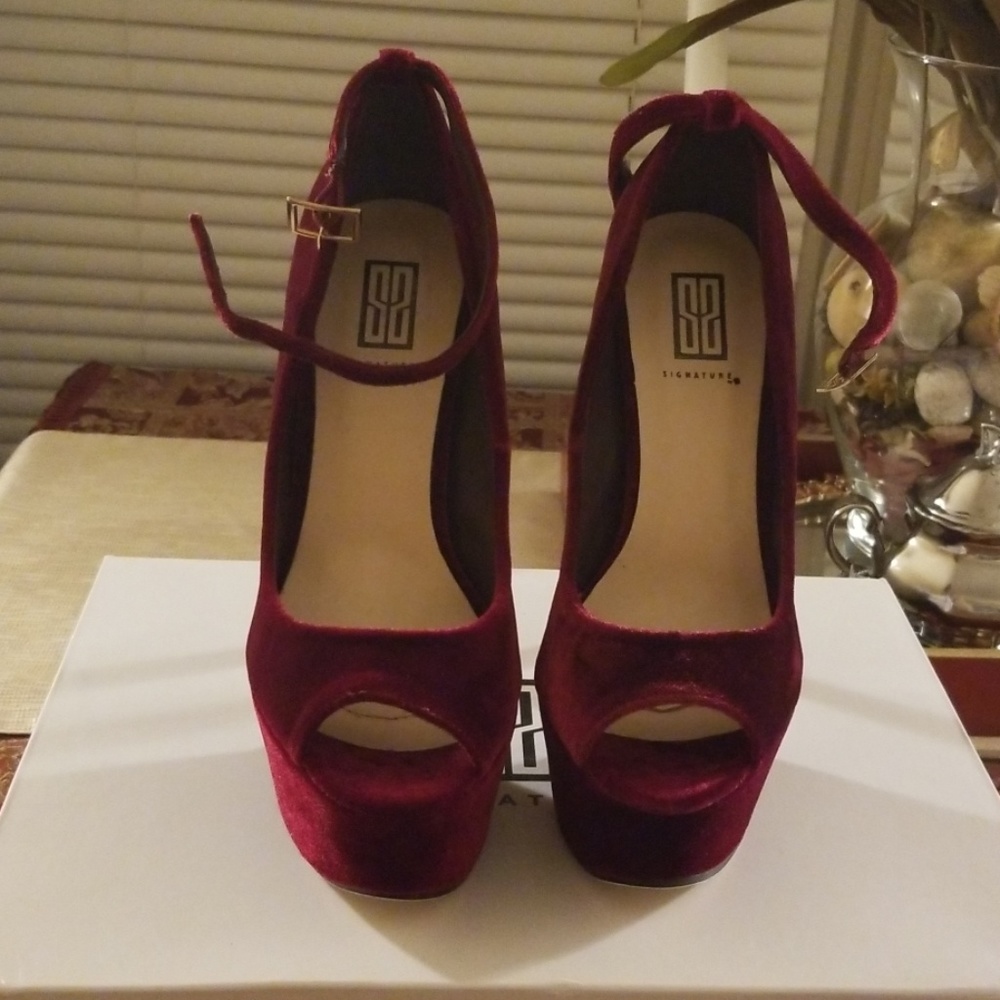 Stilettos - Picture 4 of 4